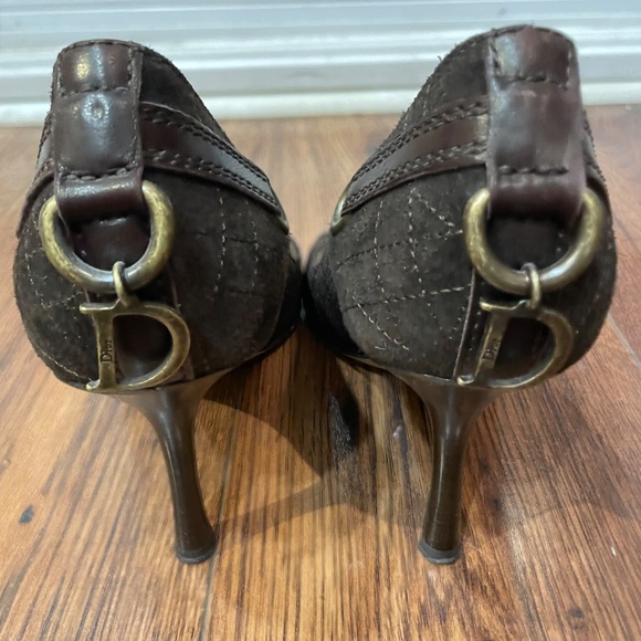 Christian Dior brown suede quilted peep toe heels size 37 - Picture 2 of 8